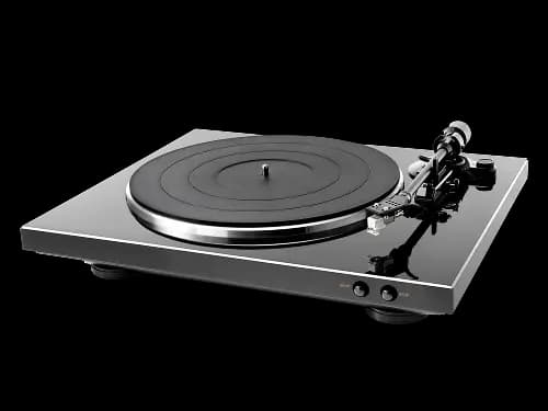 Der Denon DP-300F Plattenspieler