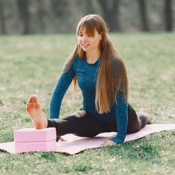 Soft Melodies for Calming Yoga Vibes - 174 Hz Guru