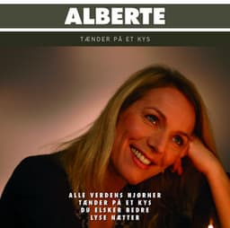 Tænder På Et Kys - Alberte Winding