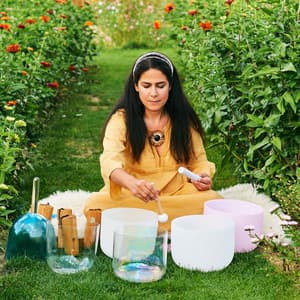 White Noise Echoscape: Harmonic Meditations with Nature and Crystal Singing Bowls - Singing Bowls