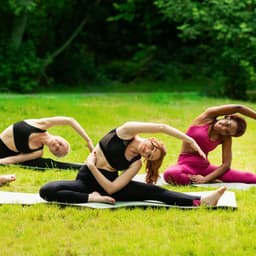 Rainy Yoga Sessions: Mindful Piano Melodies - Relaxation Piano in Mind