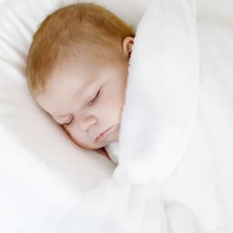 Cuddled by Firelight: Baby's Gentle Chill Fire-Calming Atmosphere - Noise Nirvana