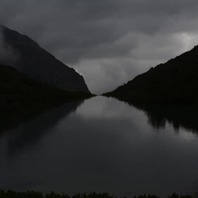 A Library of Shadows - Heavenly Realms