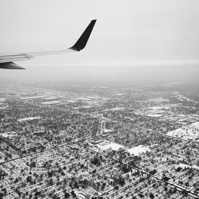 10 Hours White Noise: Ambient Atmospheres - White Noise Therapy