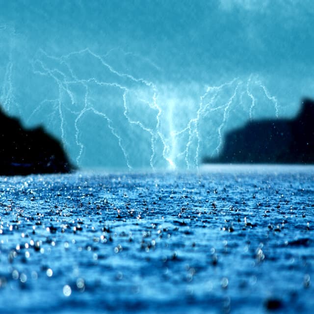 Pluie : Conduire Sous la Pluie, le Tonnerre, se Cachant sous un Arbre - Thunderstorms