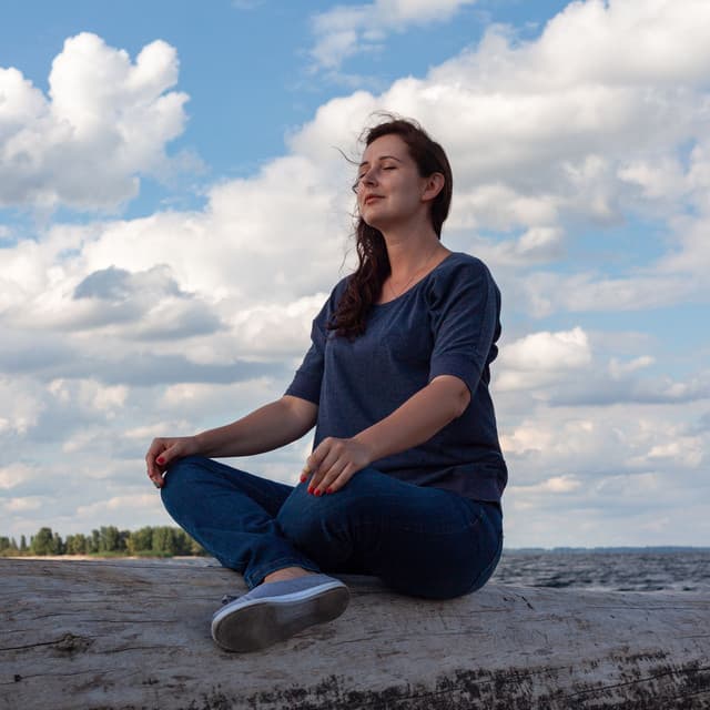 Serene Meditation Music: Concentration with Water Harmony - Moon Tunes