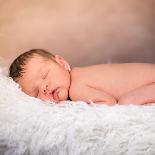 Firelight Cradle: An Ambient Baby's Zen Dreamland - Amazing Blaze Fire Sounds