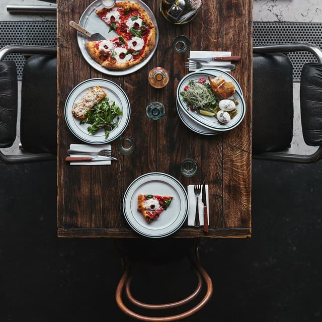 Dinner Delights: Smooth Jazz for Sophisticated Evenings, Cocktail Soirées, Wine Bars, Cafés and Bossa Nova Lovers - Restaurant Music