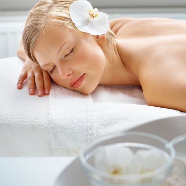 Nature's Rainfall: Binaural Bliss for a Tranquil Spa - Binaural Beats Spa