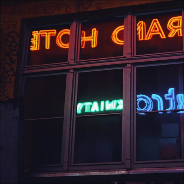 Urban Vinyl Tranquility - LofiCentral